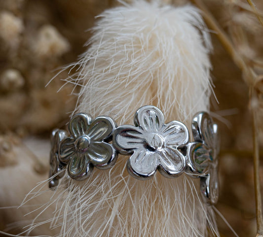 ✨ Ring „Silver Flower Dreams“ – Edelstahl in Silber ✨