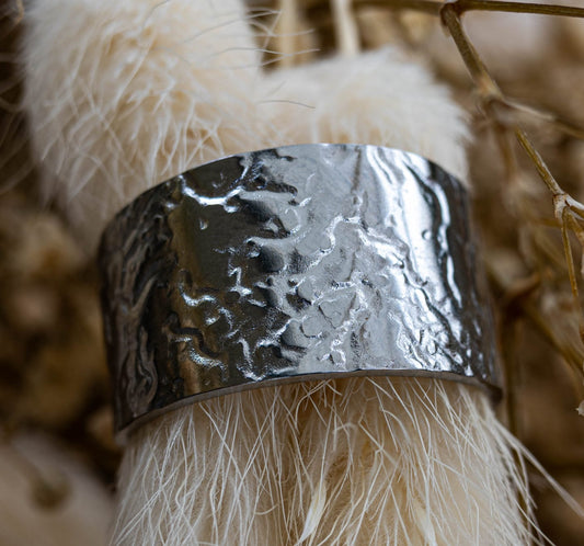✨ Ring „Silver Hammered Shine“ – Edelstahl in Silber ✨