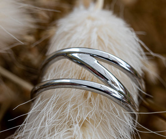 ✨ Ring „Silver Waves“ – Edelstahl in Silber ✨
