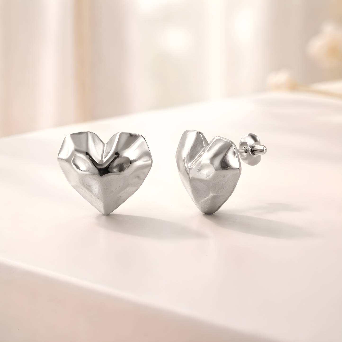 Ohrringe „Faceted Heart Silver“