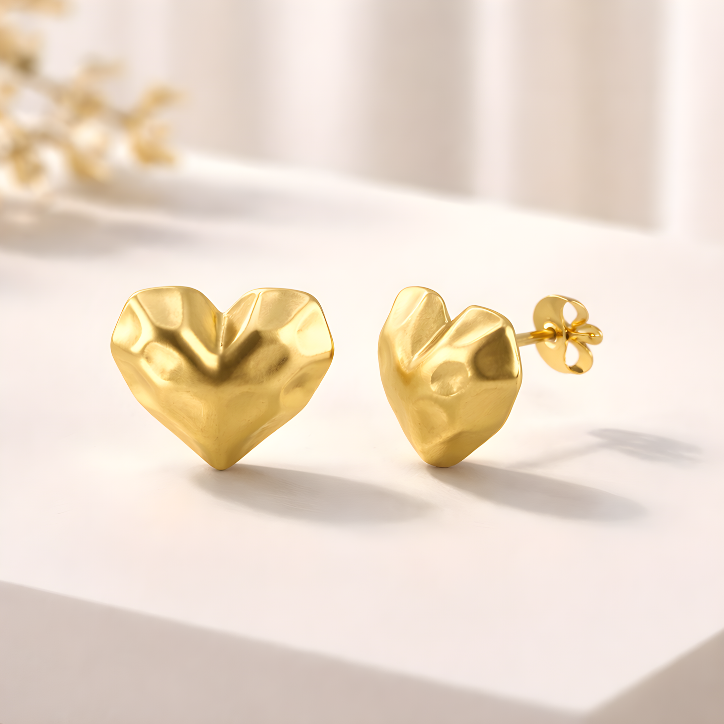 Ohrringe „Faceted Heart Gold“